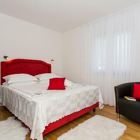 Villa Sweet Home Marija With Heated Pool Split Bagian luar foto