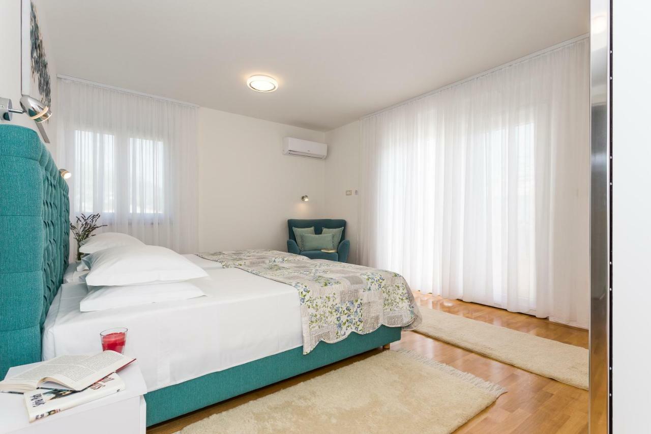 Villa Sweet Home Marija With Heated Pool Split Bagian luar foto