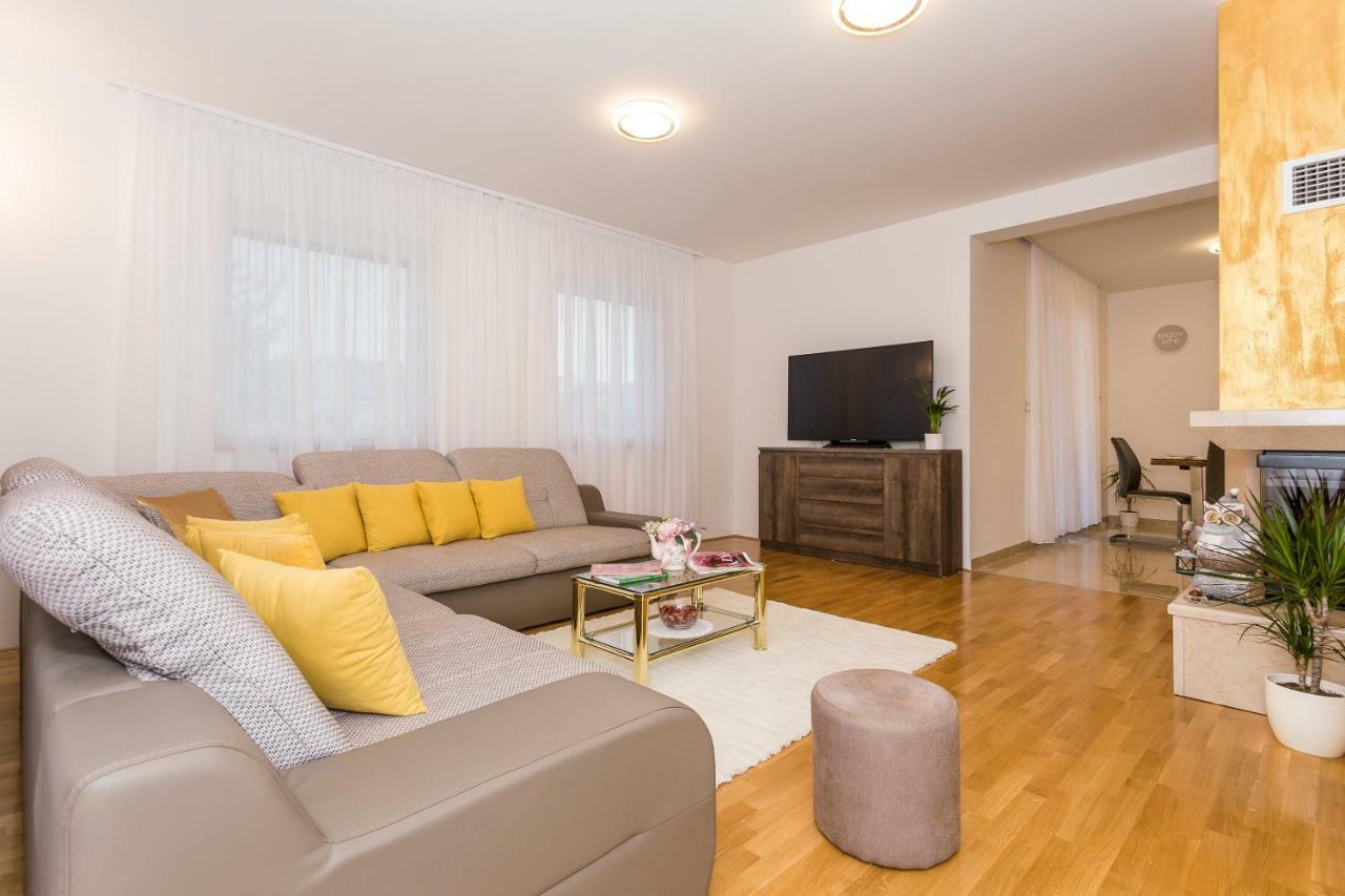 Villa Sweet Home Marija With Heated Pool Split Bagian luar foto
