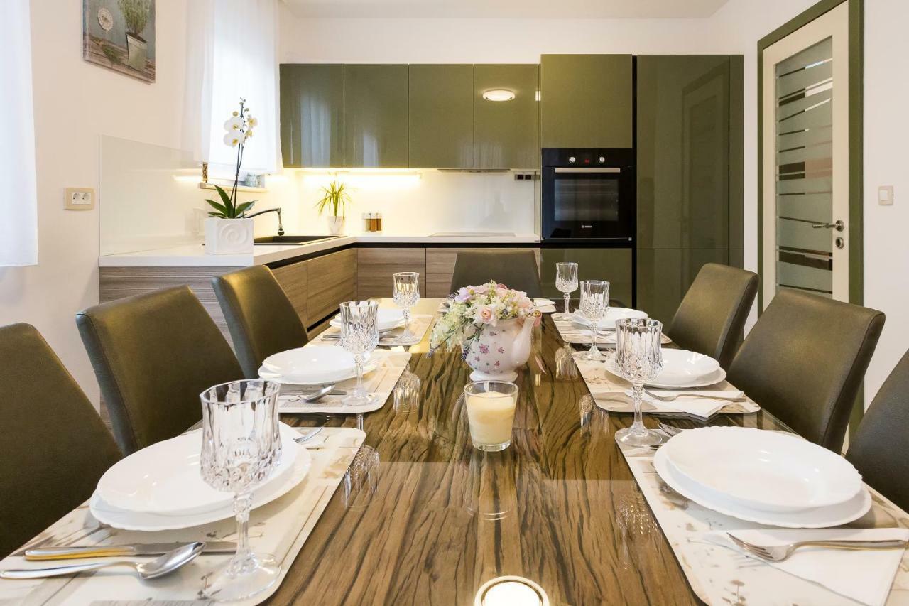 Villa Sweet Home Marija With Heated Pool Split Bagian luar foto