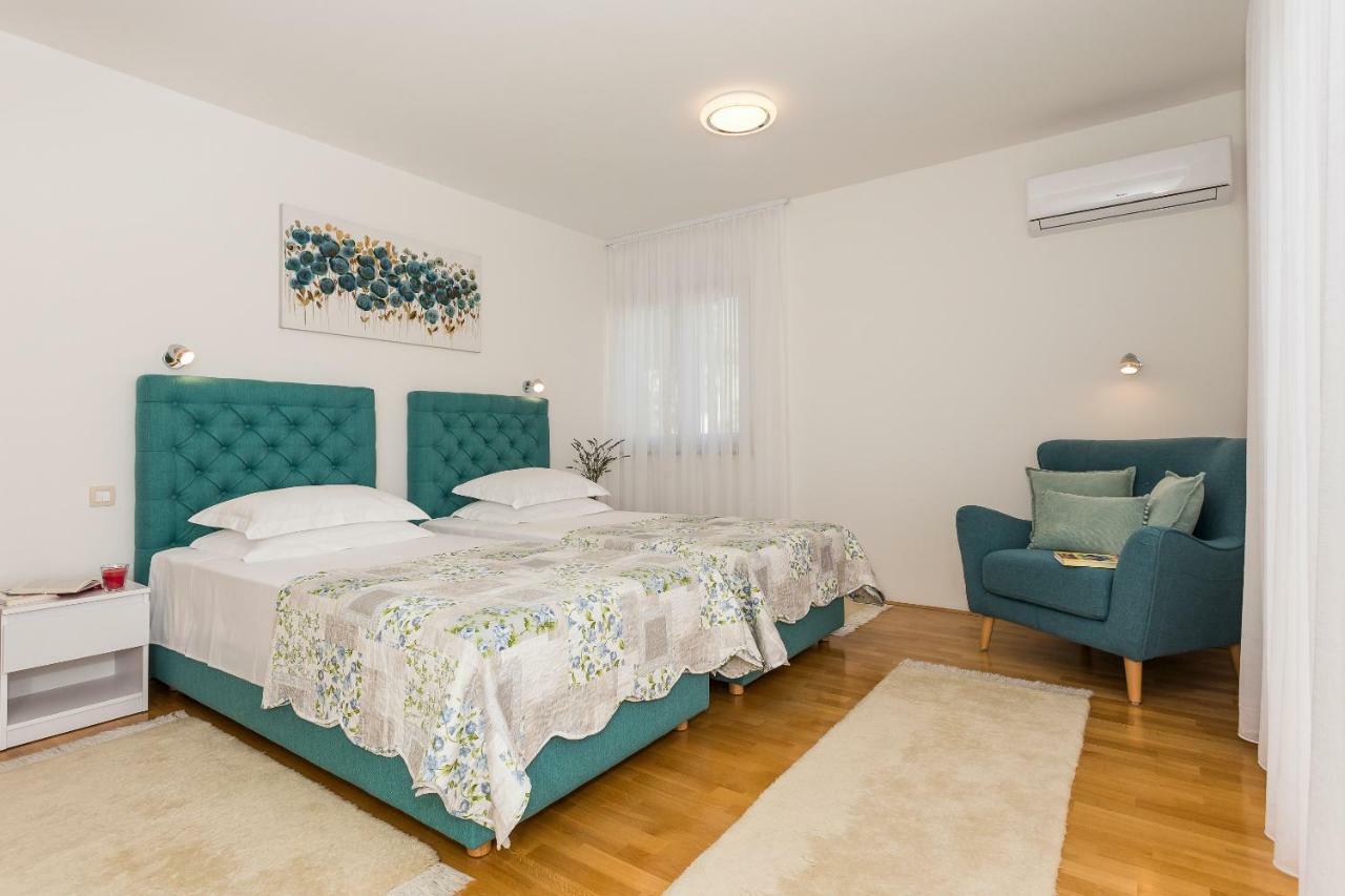 Villa Sweet Home Marija With Heated Pool Split Bagian luar foto