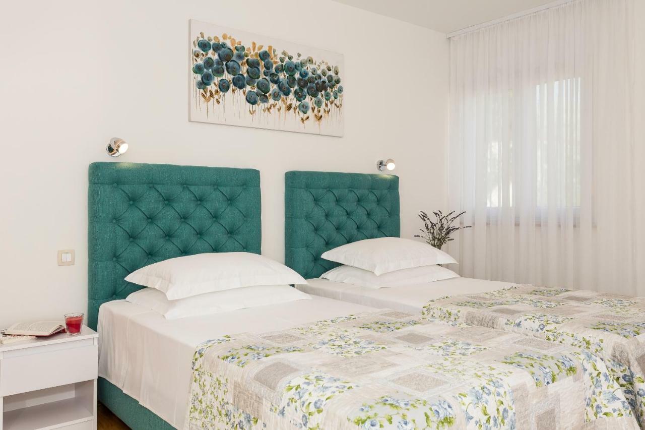 Villa Sweet Home Marija With Heated Pool Split Bagian luar foto