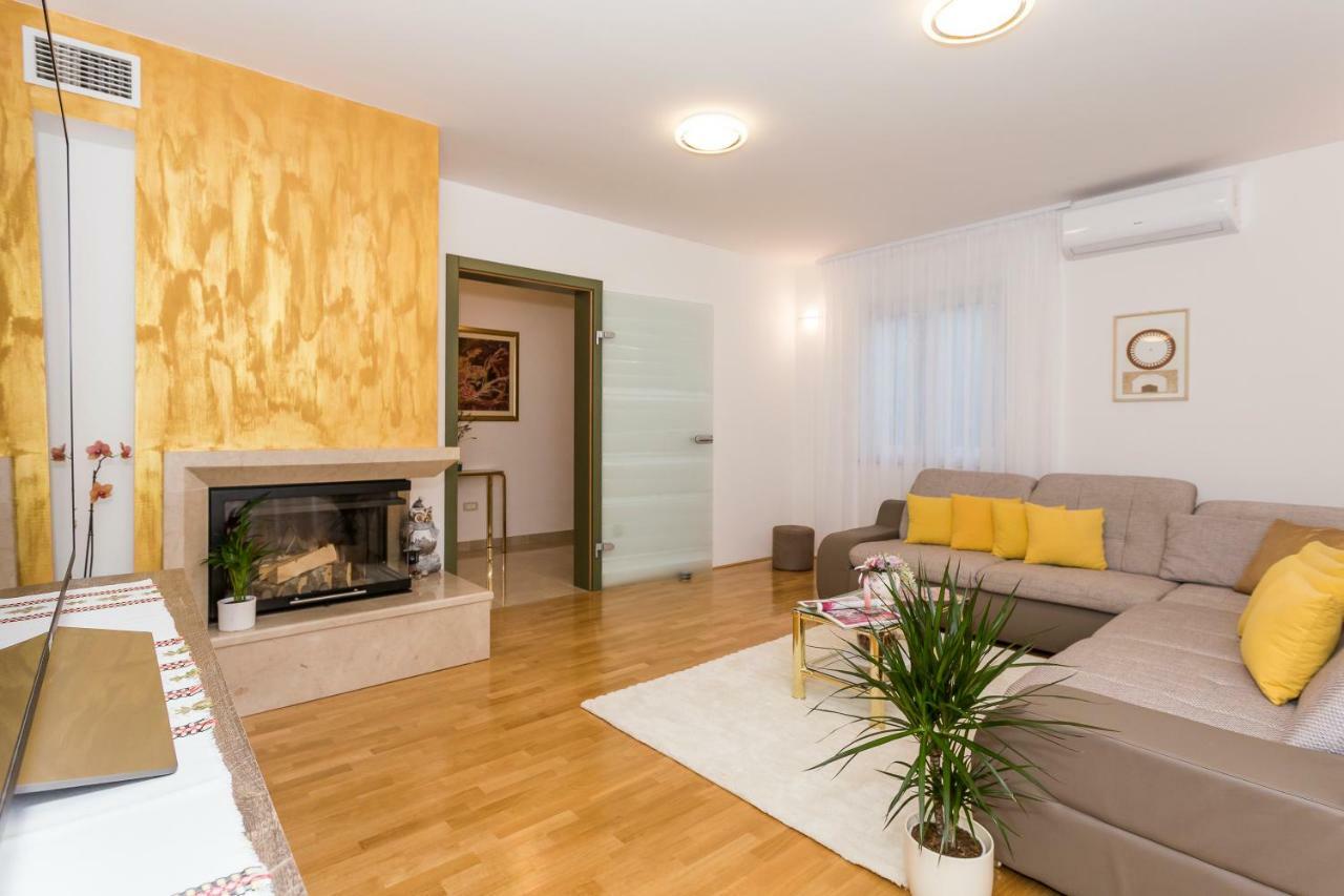 Villa Sweet Home Marija With Heated Pool Split Bagian luar foto